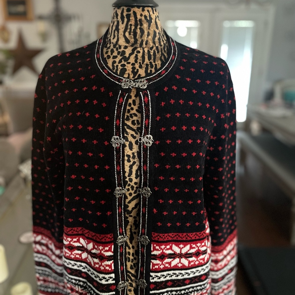Croft & Barrow Black and Red Knit Sweater